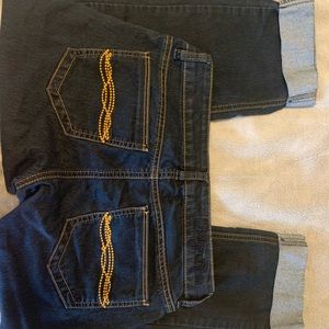 Dark Jean capris! Stretchy material